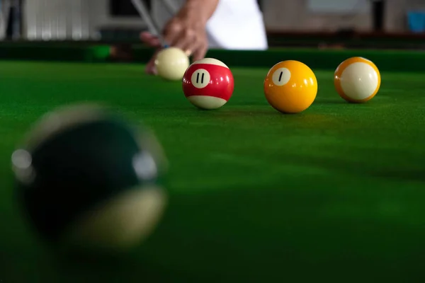 Játék, létrehozásáról Snooker labda, egy piros labdát, és a labdát — Stock Fotó