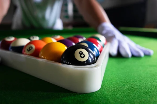 Játék, létrehozásáról Snooker labda, egy piros labdát, és a labdát — Stock Fotó