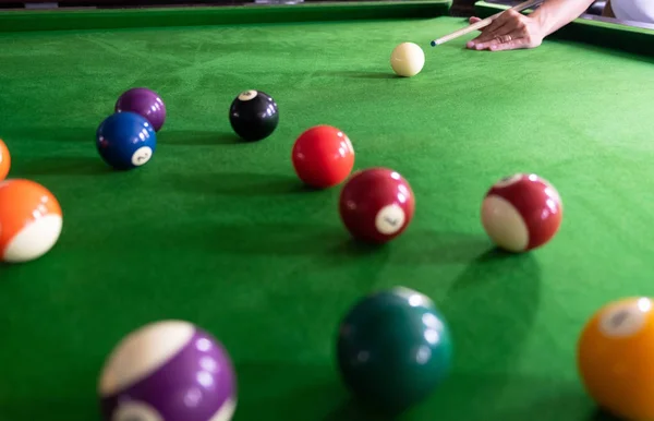 Játék, létrehozásáról Snooker labda, egy piros labdát, és a labdát — Stock Fotó