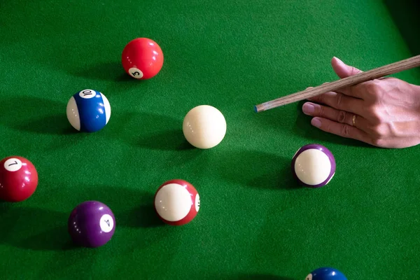 Játék, létrehozásáról Snooker labda, egy piros labdát, és a labdát — Stock Fotó