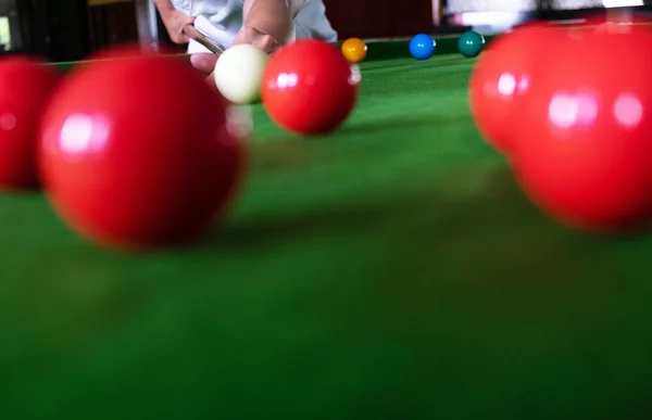 Játék, létrehozásáról Snooker labda, egy piros labdát, és a labdát — Stock Fotó