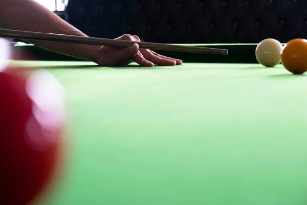 Játék, létrehozásáról Snooker labda, egy piros labdát, és a labdát — Stock Fotó