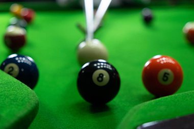 Yakın çekim fotoğraf, Bilardo topları, çeşitli sayılar, stabbi oynamak