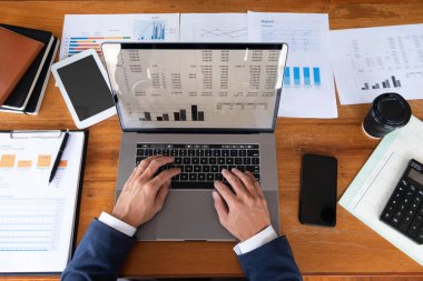 İşadamları, finans, muhasebe işleri, çek hesapları, kullanma 