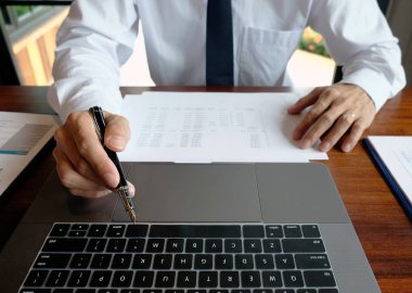 Yakın çekim, iş adamları, muhasebeciler, işadamları, finansörler, yasağı