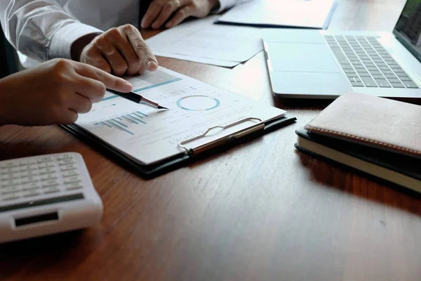 Nahaufnahme, Geschäftsleute, Buchhalter, Geschäftsleute, Finanziers, Verbot — Stockfoto