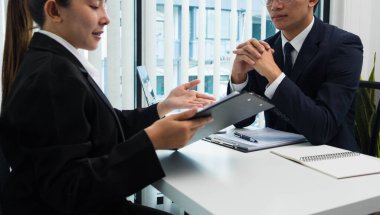 İş başvurusu, iş kayıtları, eğitim geçmişi, iş kurumlarındaki pozisyonlara uygun işler için başvurmak ve sunum yapmak için özgeçmiş