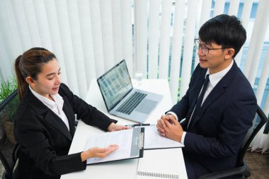 İş başvurusu, iş kayıtları, eğitim geçmişi, iş kurumlarındaki pozisyonlara uygun işler için başvurmak ve sunum yapmak için özgeçmiş