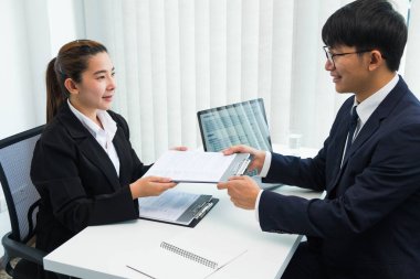 İş başvurusu, iş kayıtları, eğitim geçmişi, iş kurumlarındaki pozisyonlara uygun işler için başvurmak ve sunum yapmak için özgeçmiş