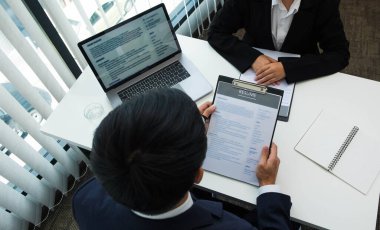 İş başvurusu, iş kayıtları, eğitim geçmişi, iş kurumlarındaki pozisyonlara uygun işler için başvurmak ve sunum yapmak için özgeçmiş