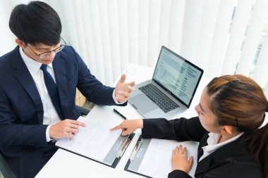 İş başvurusu, iş kayıtları, eğitim geçmişi, iş kurumlarındaki pozisyonlara uygun işler için başvurmak ve sunum yapmak için özgeçmiş