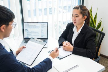 İş başvurusu, iş kayıtları, eğitim geçmişi, iş kurumlarındaki pozisyonlara uygun işler için başvurmak ve sunum yapmak için özgeçmiş