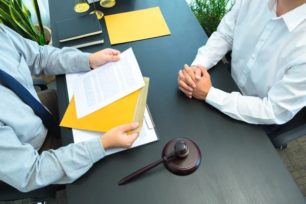 Overleg Met Advocaten Bedrijfsregistratie Handelsmerk Registratie Strafzaken Land Rechtszaken Erfenis — Stockfoto