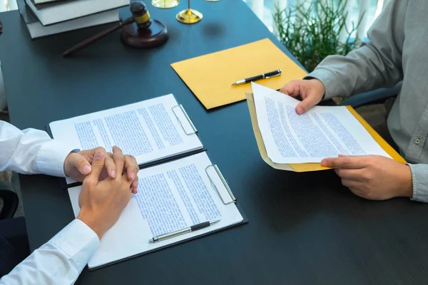 Advogados Advogados Prestam Assessoria Jurídica Aos Clientes Matéria Direito Empresarial — Fotografia de Stock