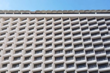 otel binası dışında balkon