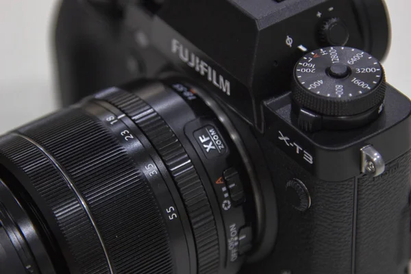 Ekaterinbugr şehri, Rus, 8 Ekim 2019 Fujifilm x-t3 kamera beyaz arkaplan üzerine yakın plan