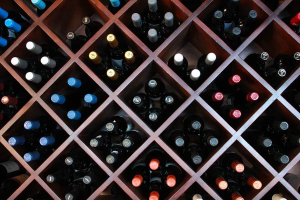 Şarap şişeleri, kamera Canon Eos 550d