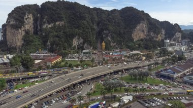 Kuala lumpur Malezya 'da gün ışığında Batu mağaralarının gökyüzü manzarası