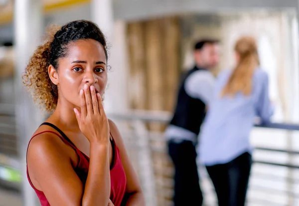 Dark Tan Huid Gemengd Race Vrouw Fungeren Als Boos Ongelukkig — Stockfoto