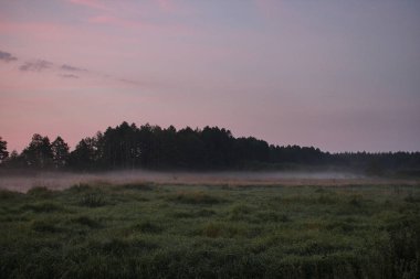 Gölün üzerinde gün batımı