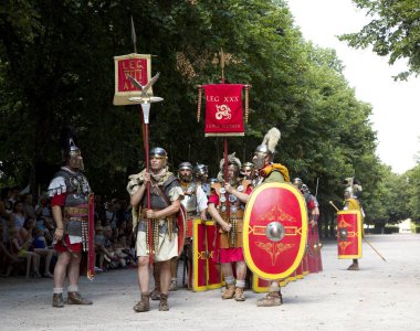 Autun içinde Roma gözlük Gladyatörler ve lejyonerleri, 5 Ağustos 2018 Autun, Burgundy, Fransa.