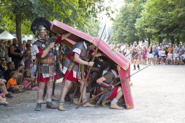 Autun içinde Roma gözlük Gladyatörler ve lejyonerleri, 5 Ağustos 2018 Autun, Burgundy, Fransa.