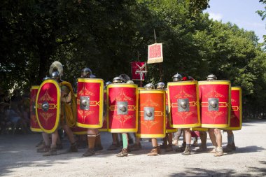 Autun içinde Roma gözlük Gladyatörler ve lejyonerleri, 5 Ağustos 2018 Autun, Burgundy, Fransa.