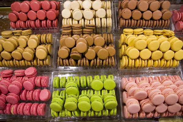 Ein Paar Bunte Macarons Einer Bäckerei — Stockfoto