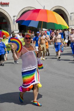 11 Temmuz 2015'te Münih, Almanya'da Gay Pride gününe katılanlar.
