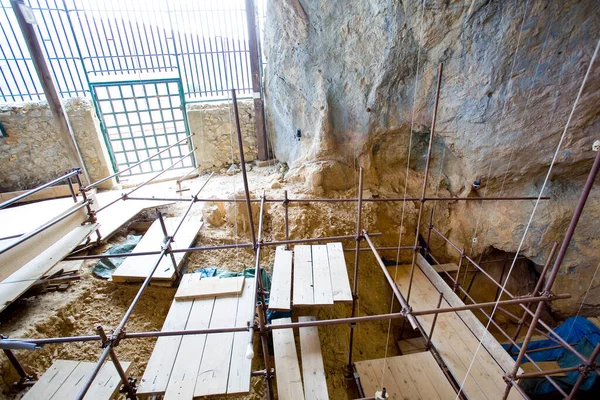 Τοποθεσία Caune Arago Γαλλία Όπου Έχουν Βρεθεί Απολιθώματα Και Λίθινα — Φωτογραφία Αρχείου