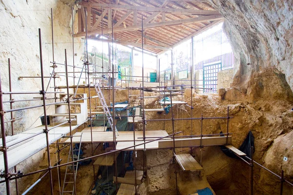 Caune Arago Site Francja Gdzie Znaleziono Skamieniałości Kamienne Narzędzia Homo — Zdjęcie stockowe