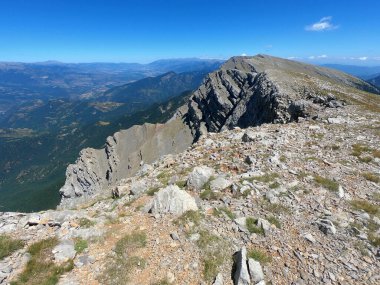 Cadi Sıradağları, Vulturo tepesi yakınlarında 2649 metre, Pireneler dağları, İspanya.