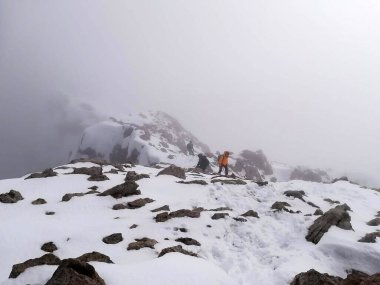 Pedraforca Dağı 'ndaki insanlar, 2506 metre, Pireneler, İspanya.
