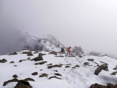 Pedraforca Dağı 'ndaki insanlar, 2506 metre, Pireneler, İspanya.
