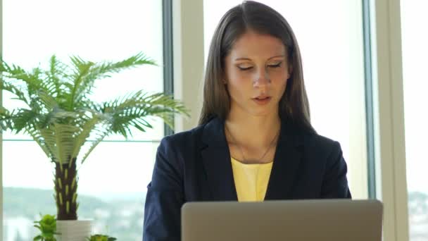 Beautiful Young Caucasian Businesswoman Working Laptop — Stock Video