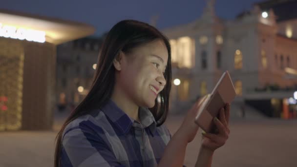 Young Asian Woman Using Tablet City Area — 비디오