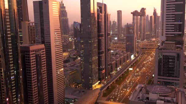 Güneşli Gündüz Büyük Metropolün Havadan Görünümü — Stok video