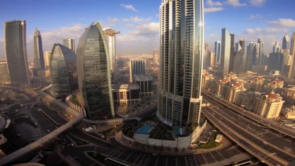Güneşli Gündüz Büyük Metropolün Havadan Görünümü — Stok video