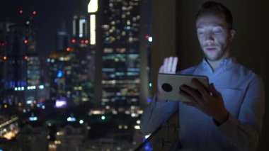 Kafkas işadamı tablet Pc video arama var 