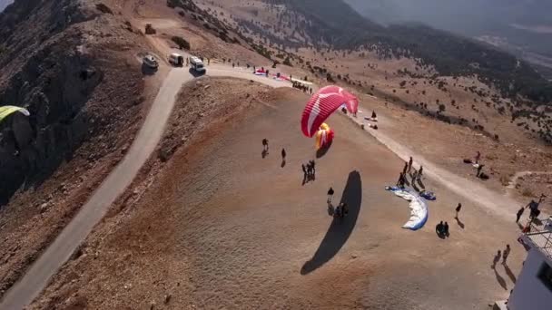 Yamaçparaşütü Dağdan Başlar Türkiye Ölüdeniz Babadağ Dağ Aşırı Spor Dağlarda — Stok video