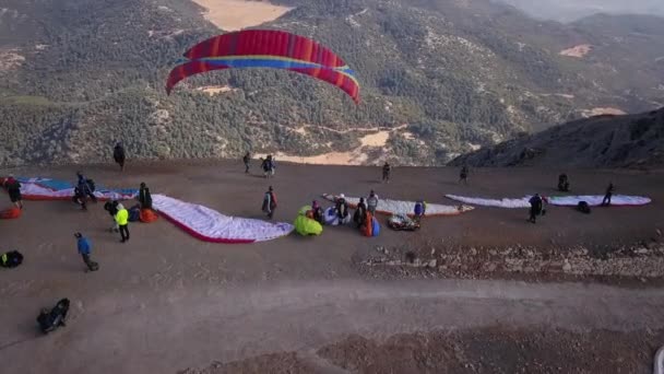 Parapente Começa Partir Montanha Turquia Babadag Mountain Oludeniz Desporto Extremo — Vídeo de Stock