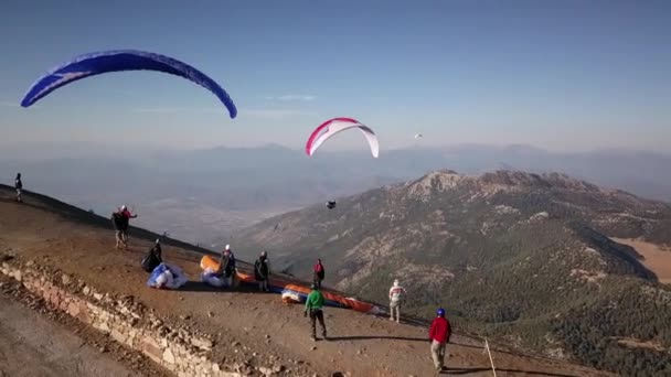 Paraglider Begint Vanaf Berg Turkije Babadag Berg Oludeniz Extreme Sport — Stockvideo