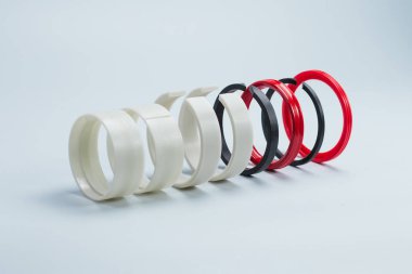 Sıkıştırma. Hidrolik silindir. Contalar, sızdırmazlık halkaları. Silecekler, kılavuz halkaları, koruyucu yüzük. Poliüretan