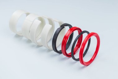 Sıkıştırma. Hidrolik silindir. Contalar, sızdırmazlık halkaları. Silecekler, kılavuz halkaları, koruyucu yüzük. Poliüretan