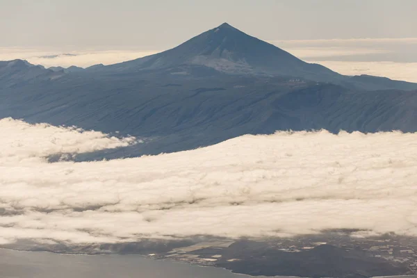 Vista del Teide desde arriba. Parque Nacional, Tenerife, Islas Canarias, España . —  Fotos de Stock