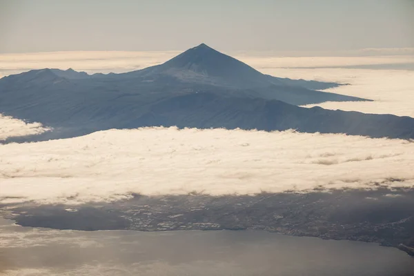 Yukarıdan Teide görünümü. Ulusal Park, Tenerife, Kanarya Adaları, İspanya. 