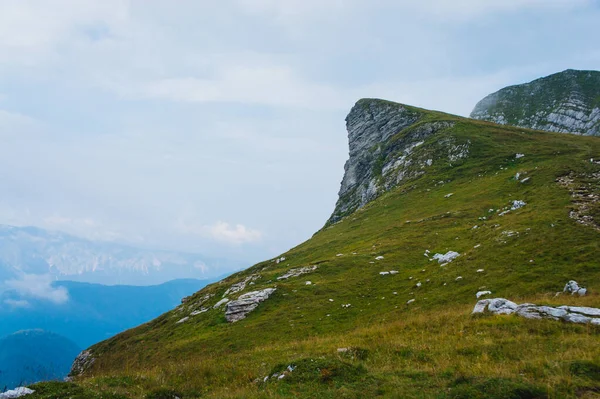Трекінг Словенії, Джуліанські Альпи. Гірські Мангір. — стокове фото