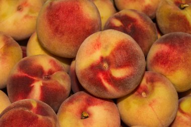 Şeftali Arka Plan. Tatlı kırmızı olgun şeftali doku arka plan. Olgun şeftali yakın çekim.