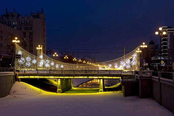 Kazan, Rusya Federasyonu - 01.02.2019 Bulak nehir, Baturin Köprüsü, yeni yıl kutlama sokak aydınlatma
