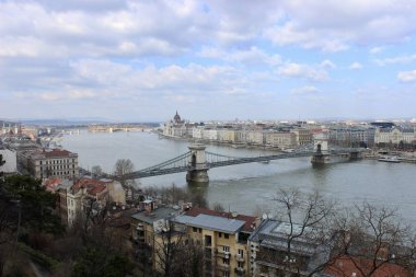 Budapeşte'de Hafta Sonu, Macaristan